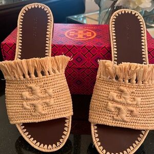 TORY BURCH ELEANOR RAFFIA SLIDE. SIZE 7.